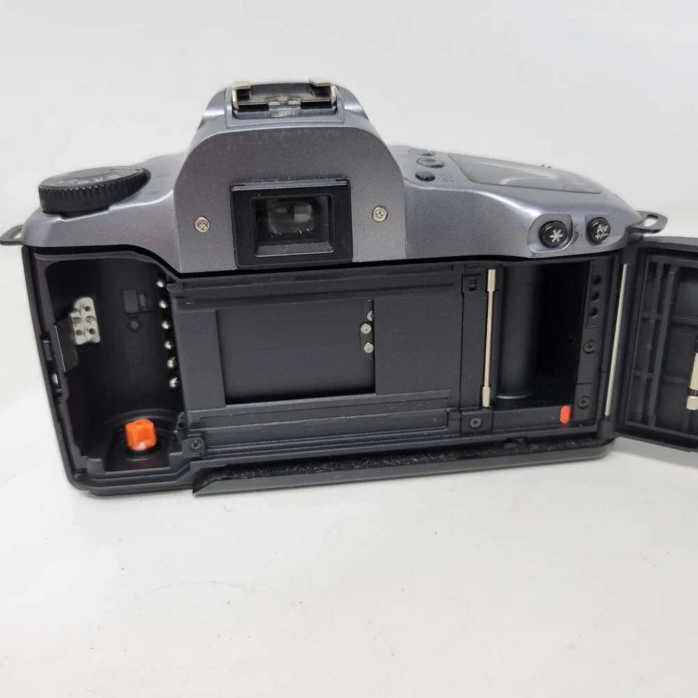 Canon EOS Rebel GII 35mm SLR Film Camera Body Silver Gray Retro Vintage